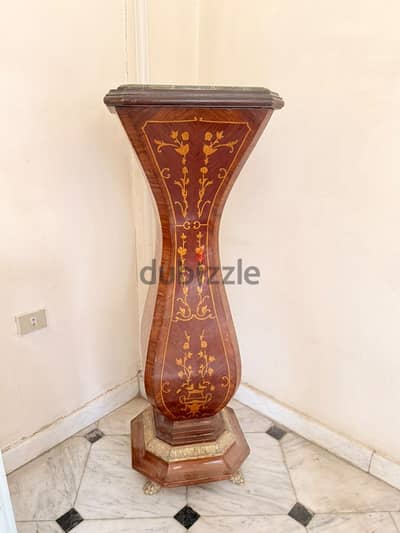 قاعدة تحفة / عامود عرض خشبي مطعم (ماركتري)