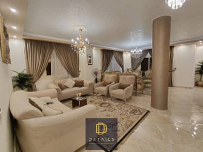 للبيع بينت هاوس -  540م بحصه فى الارض دورين كملين بحرى لاند سكيب - اسانسير  4 غرفه و 4 حمام بكمبوند الخمائل - الشيخ ذايد