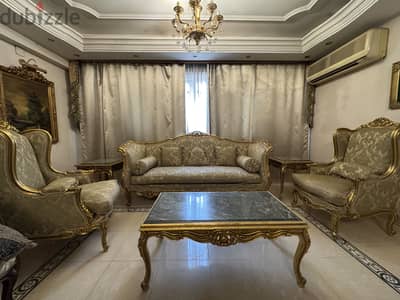 صالون كلاسيكي راقي مدهب بحالة جيدة جدآ