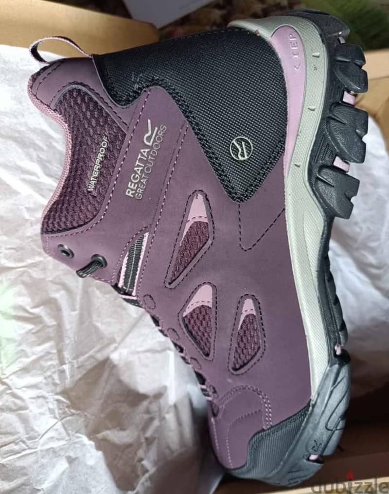 Hiking Shoes 4