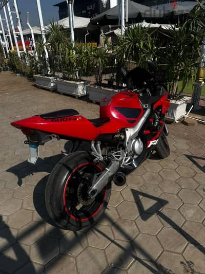 HONDA F4I