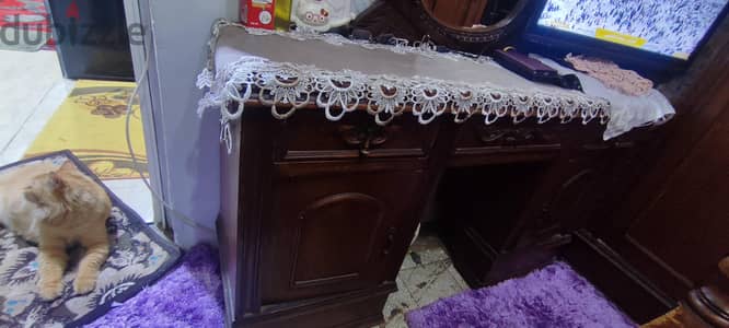 للبيع غرفة نوم بحالة ممتازة
