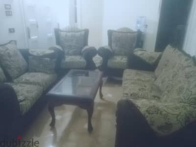 أثاث مستعمل