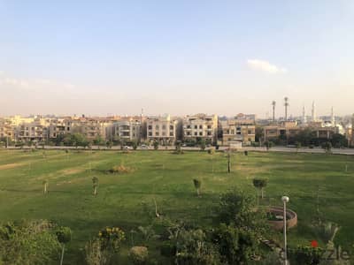 استديو روف فخم للإيجار بجنوب الأكاديمية ب بالقرب من كايرو فيستيفال سيتي ومدرسة إيكول ترافاي المباشرة! موقع استراتيجي وراقي بقلب التجمع. الخامس
