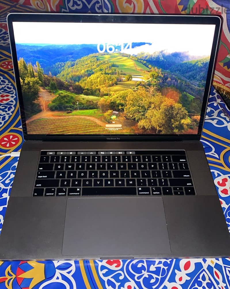 MacBook Pro 15-inch (2019) 3