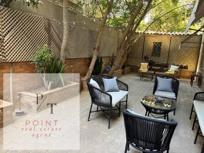 Including electricity and water, an apartment with a private entrance, ground floor, furnished, with a reception area, room, and bathroom for rent in Sarayat Al-Maadi.