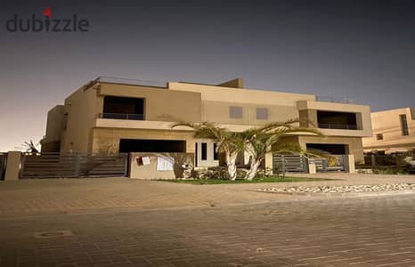 فيلا جاهزة للسكن فيو مميز في ذا كراون من بالم هيلز