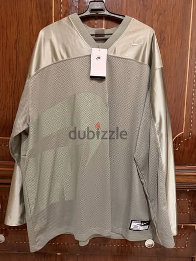 Nike over sized original top size large (brand new)