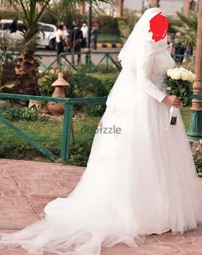 فستان زفاف للبيع