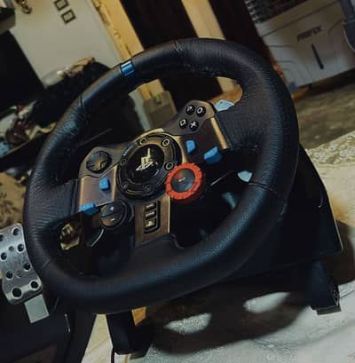 Logitech G29 Steering Wheel + Pedals (PC, PS5, PS4)