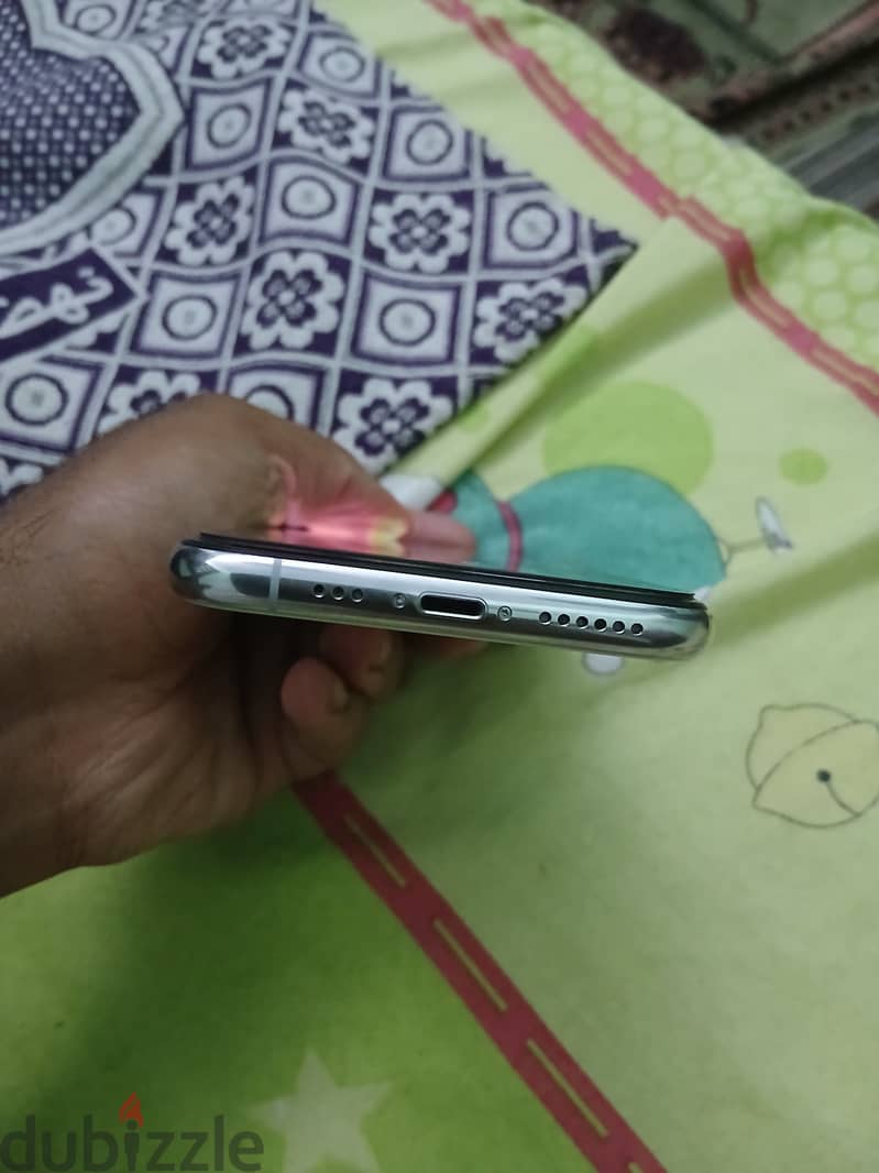 Apple - iPhone 11 Pro 3