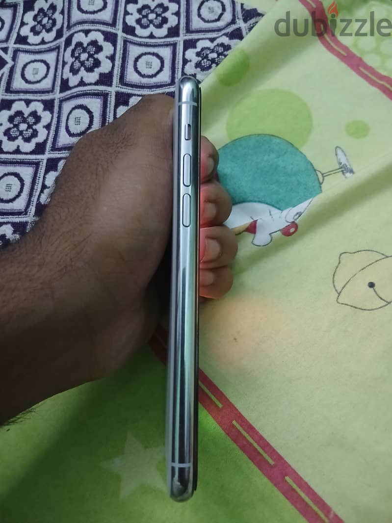 Apple - iPhone 11 Pro 7