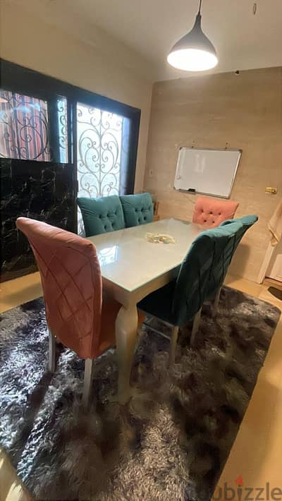 طاولة طعام