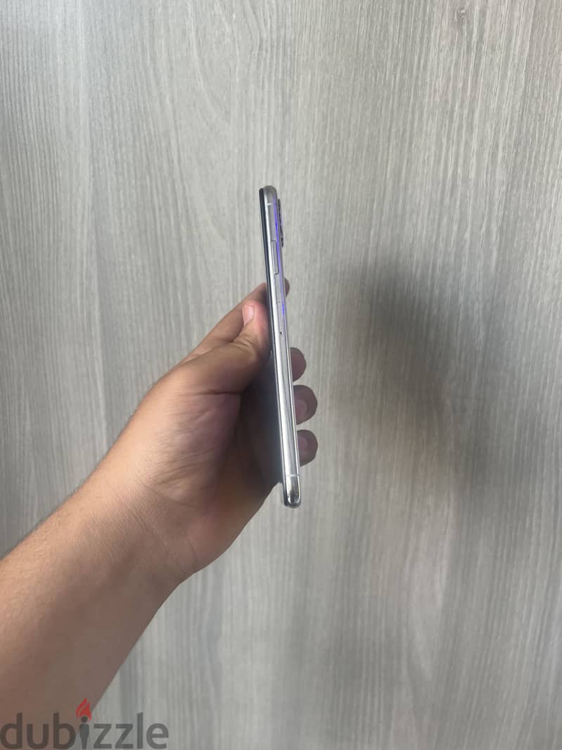 Apple - iPhone XS Max 4