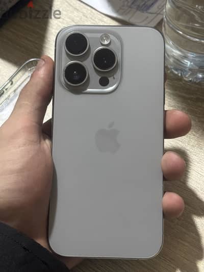 آبل - آيفون 15 برو