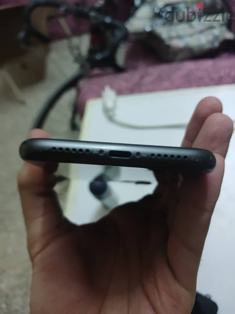 Apple - iPhone 11 5