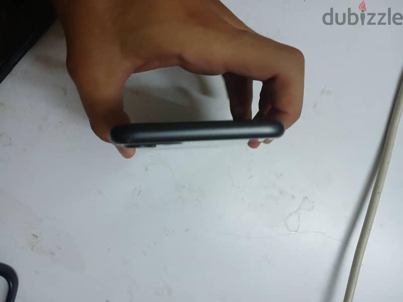 Apple - iPhone 11 7