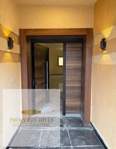 Villa with a low down payment and installments over 12 years for sale at less than half the original price, next to Madinaty.