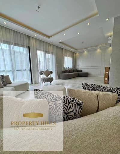 Standalone villas by IL Cazar in the heart of New Cairo's 6th Settlement. An opportunity for both living and investment. For sale at a price lower than the original for a limited time, with installments available for up to 10 years.