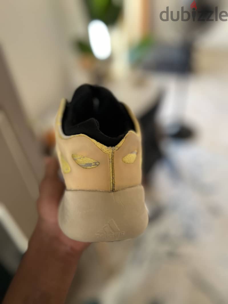 Yeezy 700 3