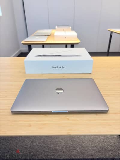 MacBook Pro 2020 13 انش