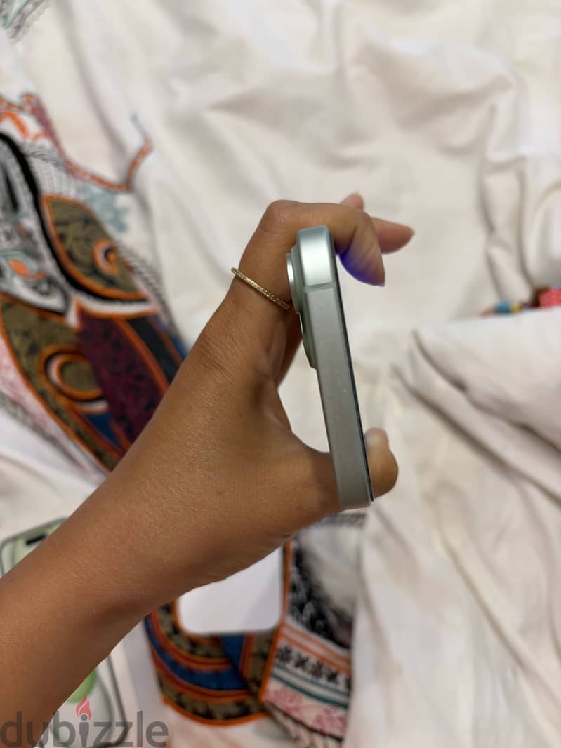 Apple - iPhone 15 2