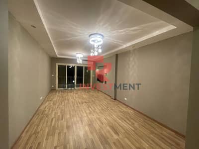Apartment with kitchen and appliances for rent in The Address _ el  Sheikh Zayed