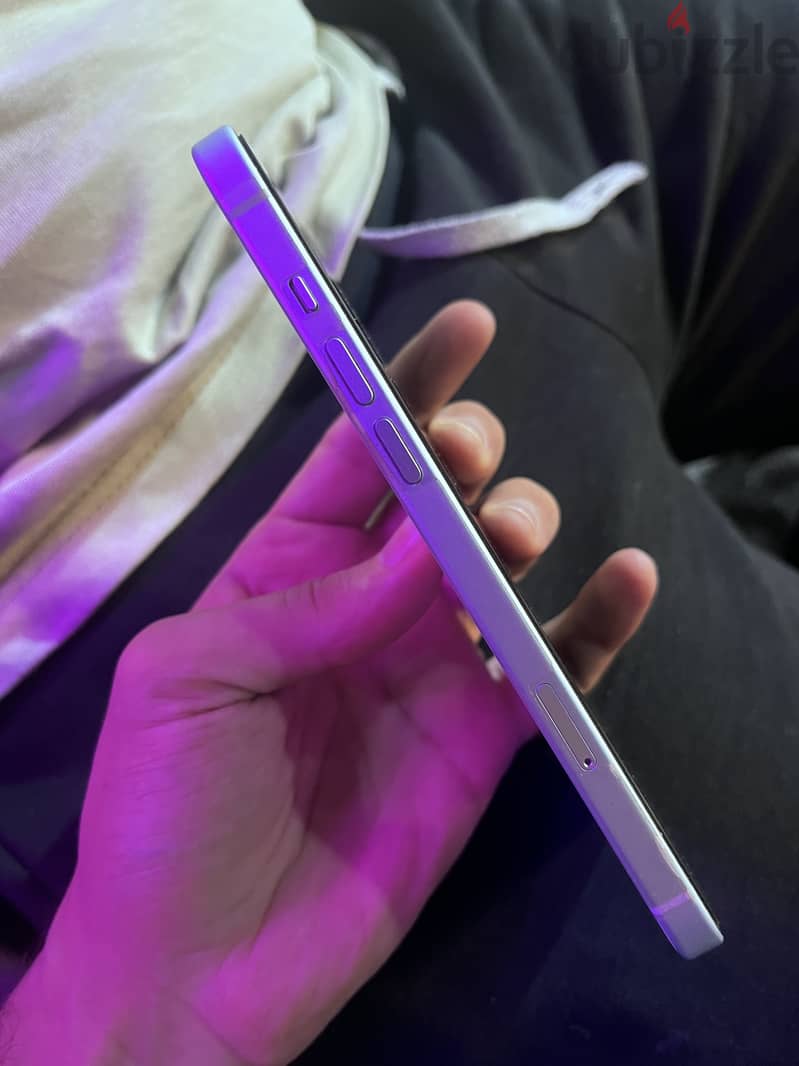 iPhone 15 plus 4