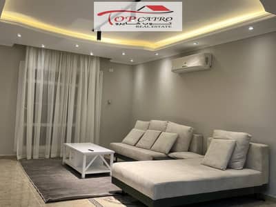 **للإيجار – وحدة B11**  * المساحة: **116 متر²** * **3 غرف نوم** * **2 حمام** (منهم غرفة ماستر بحمام خاص) * **تشطيب خاص** * **فرش فندقي فاخر** * **شيش