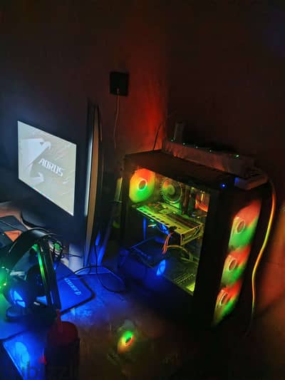 كمبيوتر جيمنج بحالة الجديد - Gaming Pc