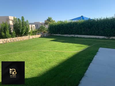 شاليه Senior فاخر مفروش بحديقة وبـ Open View للإيجار في هاسيندا باي