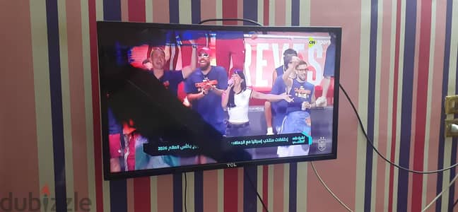 شاشه تى سى ل  شاشه مكسوره