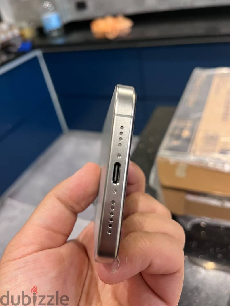 Apple - iPhone 15 Pro Max 4