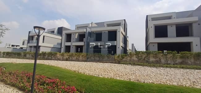 استلم فوري فيلا توين هاوس ريسيل في قلب العاصمة الادارية الجديدة كمبوند لافيستا سيتي La vista City New Capital