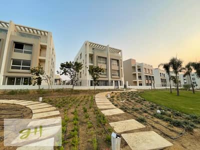 Ready to move Studio for Sale Best Price and Location in Hyde Park New Cairo