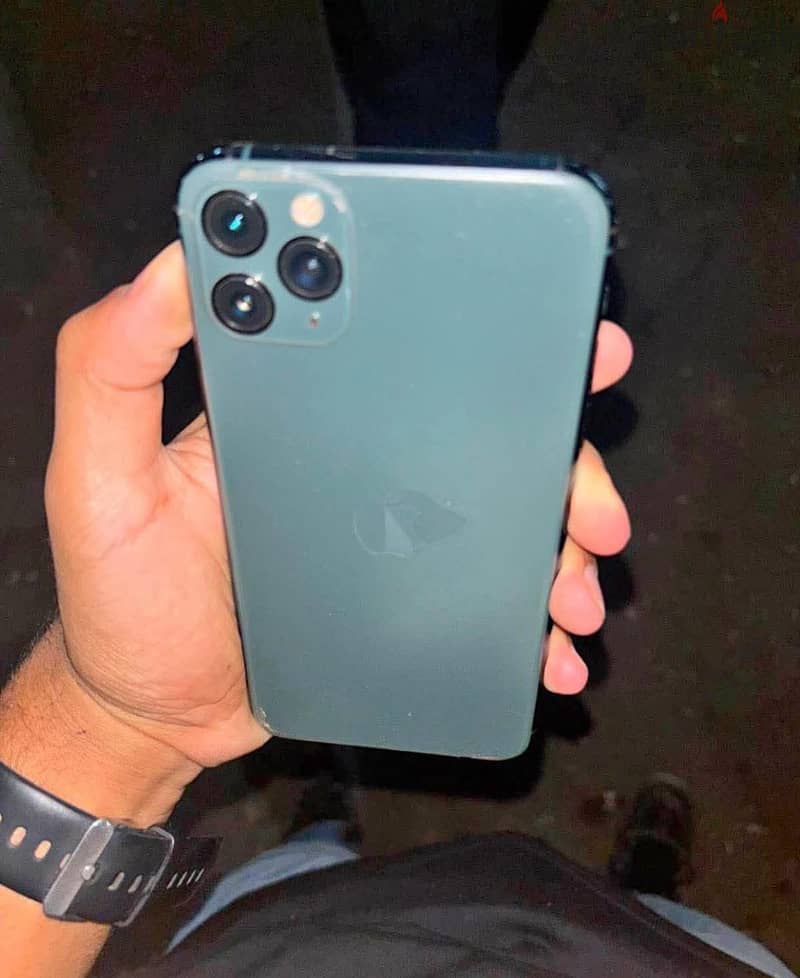 Apple - iPhone 11 Pro Max 2