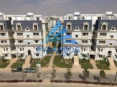 جاردن فيلا للبيع في ماونتن فيو iCity – مستقبل سيتي فرصة مميزة لامتلاك جاردن فيلا في واحدة من أرقى مشروعات مستقبل سيتي، تتميز بموقع مميز وتصميم عصري