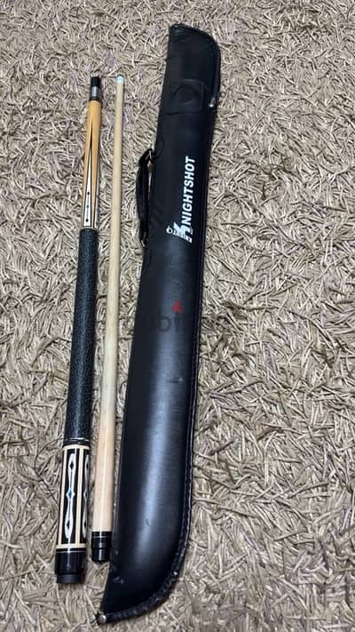 billiard cue