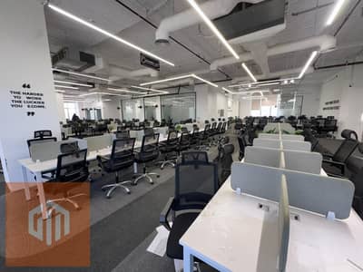 دور اداري للايجار1700م-متشطب بالتكييفات-مدخل خاص-التسعين الشمالي مباشره