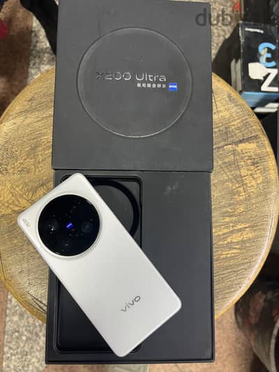 Vivo X200 Ultra 5G dual sim 512/16G Red كالجديدWhite