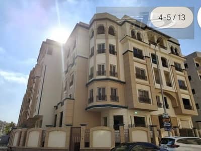 للبيع شقة مميزة في اللوتس الجنوبية – أمام نادي رويال مباشرة  فرصة مميزة للسكن أو الاستثمار في موقع راقٍ بالتجمع الخامس