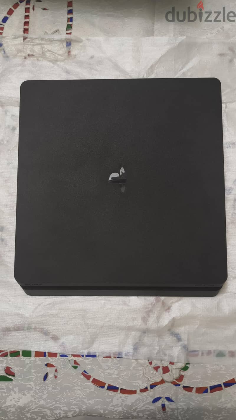 PlayStation 4 slim 1Tb 3