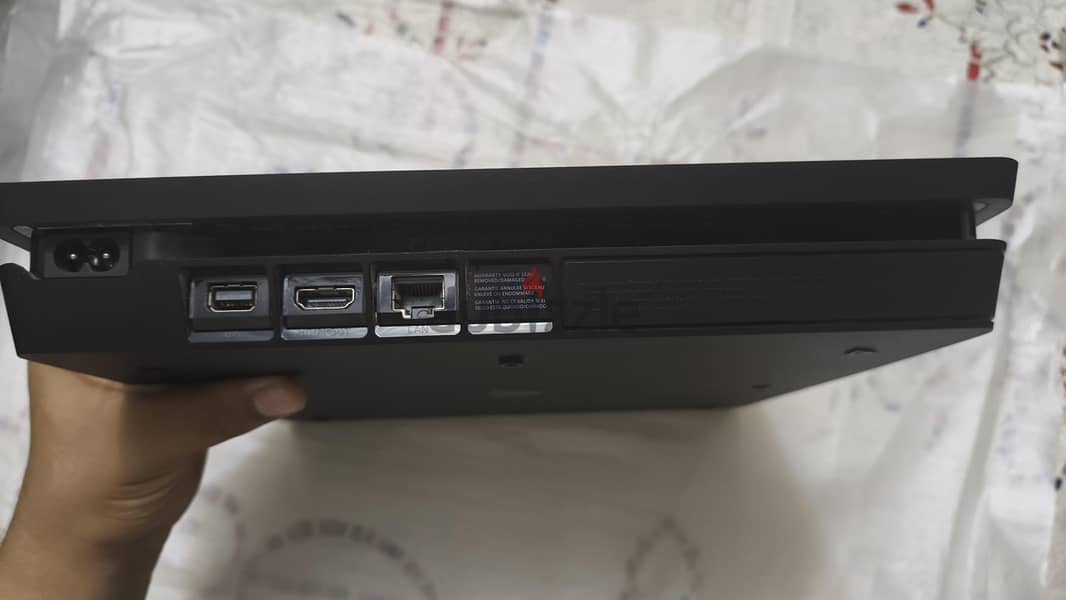 PlayStation 4 slim 1Tb 5