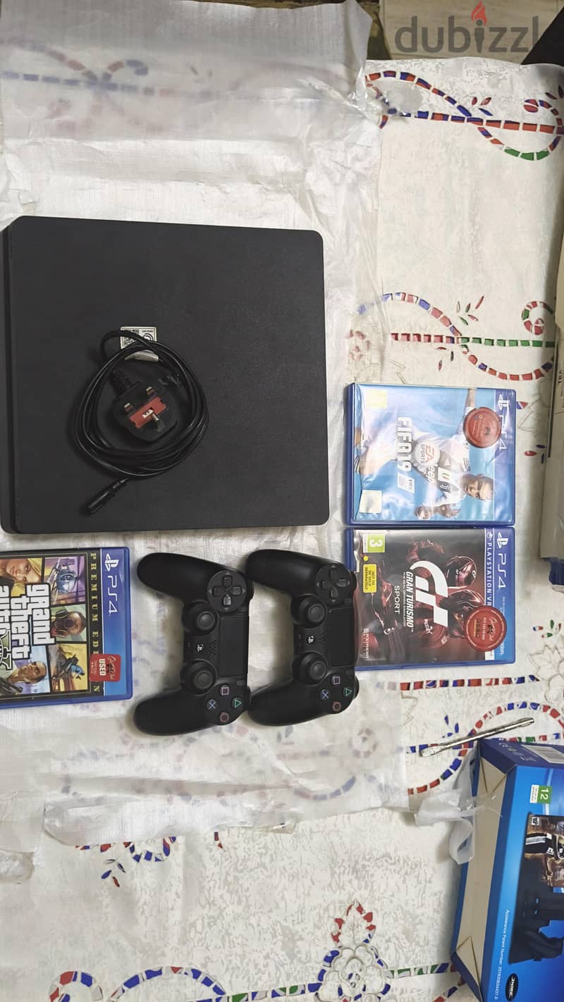 PlayStation 4 slim 1Tb 8