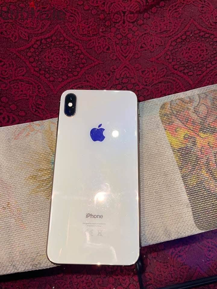 Apple - iPhone XS Max 3