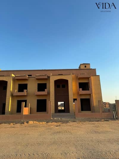 توين هاوس 800 متر استلام فورى للبيع فى كومباود دريم لاند على طريق الواحات مباشرة بسعر مميز