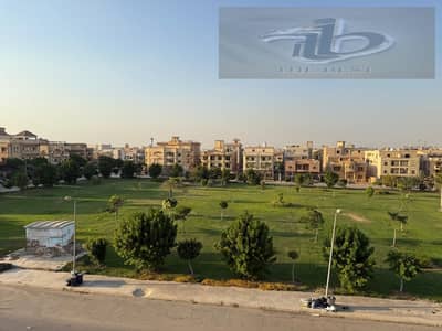 للبيع شقة في جنوب الاكاديميه ب فيو جاردن