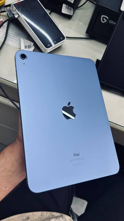 iPad 10 generation  256 giga  99 battery  With box