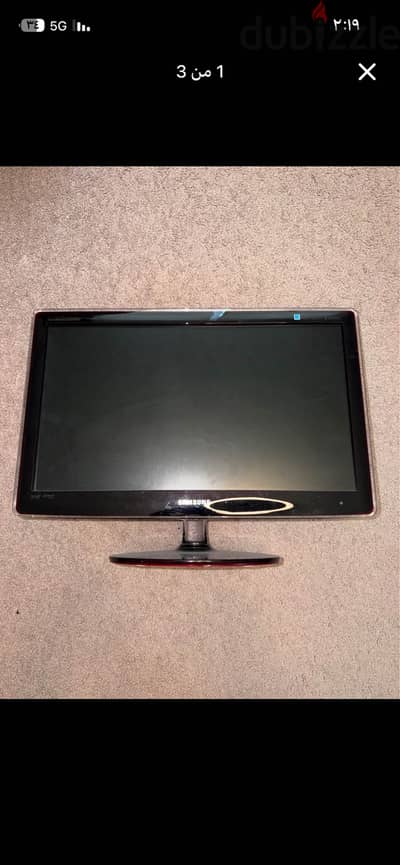 شاشه سامسونج  ٢٣ بوصه led فيها مخرج تلفزيون وhd  مشتغلتش عدد ساعات