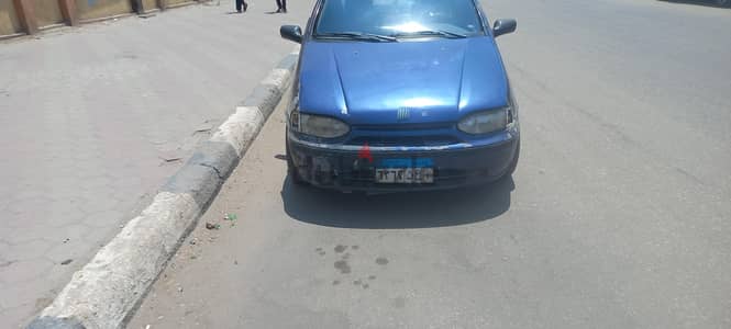فيات سيينا 2000